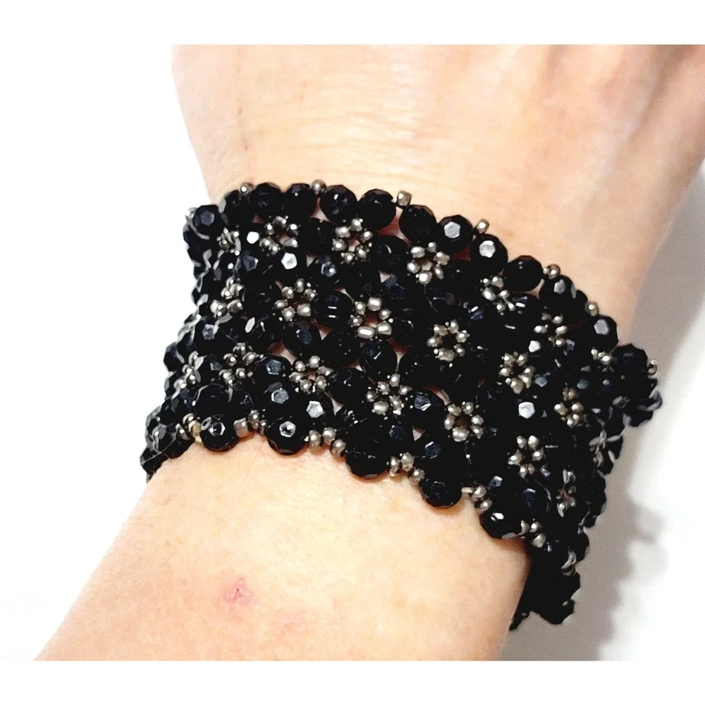 Vintage‎ Beaded Black Bracelet Stretchy, Wide Boho Floral Design Lucite sbr-11